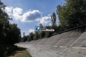 2023-08-31 - Monza old track banking ambiance during the 2023 Formula 1 Pirelli Grand Premio d’Italia Grand Prix, 14th round of the 2023 Formula One World Championship from September 1 to 3, 2023 on the Autodromo Nazionale di Monza, in Monza, Italy - F1 - ITALIAN GRAND PRIX 2023 - FORMULA 1 - MOTORS