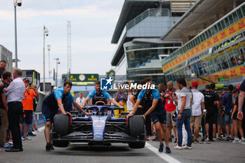2023-08-31 - Williams Racing mechanic, mecanicien, mechanics during the 2023 Formula 1 Pirelli Grand Premio d’Italia Grand Prix, 14th round of the 2023 Formula One World Championship from September 1 to 3, 2023 on the Autodromo Nazionale di Monza, in Monza, Italy - F1 - ITALIAN GRAND PRIX 2023 - FORMULA 1 - MOTORS