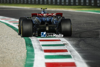 2023-09-01 - 44 HAMILTON Lewis (gbr), Mercedes AMG F1 Team W14, action during the 2023 Formula 1 Pirelli Grand Premio d’Italia Grand Prix, 14th round of the 2023 Formula One World Championship from September 1 to 3, 2023 on the Autodromo Nazionale di Monza, in Monza, Italy - F1 - ITALIAN GRAND PRIX 2023  - FORMULA 1 - MOTORS