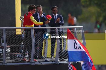 2023-09-03 - SAINZ Carlos (spa), Scuderia Ferrari SF-23, portrait podium during the 2023 Formula 1 Pirelli Grand Premio d’Italia Grand Prix, 14th round of the 2023 Formula One World Championship from September 1 to 3, 2023 on the Autodromo Nazionale di Monza, in Monza, Italy - F1 - ITALIAN GRAND PRIX 2023 - RACE - FORMULA 1 - MOTORS