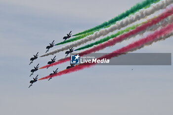 2023-09-03 - Planes drawing italian flag, drapeau during the 2023 Formula 1 Pirelli Grand Premio d’Italia Grand Prix, 14th round of the 2023 Formula One World Championship from September 1 to 3, 2023 on the Autodromo Nazionale di Monza, in Monza, Italy - F1 - ITALIAN GRAND PRIX 2023 - RACE - FORMULA 1 - MOTORS