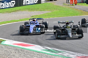 2023-09-03 - 23 ALBON Alexander (tha), Williams Racing FW45, action 44 HAMILTON Lewis (gbr), Mercedes AMG F1 Team W14, action during the 2023 Formula 1 Pirelli Grand Premio d’Italia Grand Prix, 14th round of the 2023 Formula One World Championship from September 1 to 3, 2023 on the Autodromo Nazionale di Monza, in Monza, Italy - F1 - ITALIAN GRAND PRIX 2023 - RACE - FORMULA 1 - MOTORS