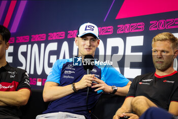 2023-09-14 - SARGEANT Logan (usa), Williams Racing FW45, portrait during the 2023 Formula 1 Singapore Airlines Singapore Grand Prix, 15th round of the 2023 Formula One World Championship from September 15 to 17, 2023 on the Marina Bay Street Circuit, in Singapore - F1 - SINGAPORE GRAND PRIX 2023 - FORMULA 1 - MOTORS