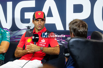2023-09-14 - SAINZ Carlos (spa), Scuderia Ferrari SF-23, portrait during the 2023 Formula 1 Singapore Airlines Singapore Grand Prix, 15th round of the 2023 Formula One World Championship from September 15 to 17, 2023 on the Marina Bay Street Circuit, in Singapore - F1 - SINGAPORE GRAND PRIX 2023 - FORMULA 1 - MOTORS