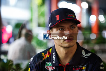 2023-09-14 - VERSTAPPEN Max (ned), Red Bull Racing RB19, portrait during the 2023 Formula 1 Singapore Airlines Singapore Grand Prix, 15th round of the 2023 Formula One World Championship from September 15 to 17, 2023 on the Marina Bay Street Circuit, in Singapore - F1 - SINGAPORE GRAND PRIX 2023 - FORMULA 1 - MOTORS