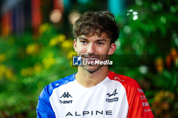 2023-09-14 - GASLY Pierre (fra), Alpine F1 Team A523, portrait during the 2023 Formula 1 Singapore Airlines Singapore Grand Prix, 15th round of the 2023 Formula One World Championship from September 15 to 17, 2023 on the Marina Bay Street Circuit, in Singapore - F1 - SINGAPORE GRAND PRIX 2023 - FORMULA 1 - MOTORS