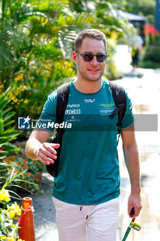 2023-09-14 - VANDOORNE Stoffel (bel), Reserve Driver of Aston Martin F1 Team, portrait during the 2023 Formula 1 Singapore Airlines Singapore Grand Prix, 15th round of the 2023 Formula One World Championship from September 15 to 17, 2023 on the Marina Bay Street Circuit, in Singapore - F1 - SINGAPORE GRAND PRIX 2023 - FORMULA 1 - MOTORS