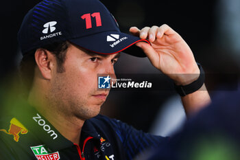 2023-09-14 - PEREZ Sergio (mex), Red Bull Racing RB19, portrait during the 2023 Formula 1 Singapore Airlines Singapore Grand Prix, 15th round of the 2023 Formula One World Championship from September 15 to 17, 2023 on the Marina Bay Street Circuit, in Singapore - F1 - SINGAPORE GRAND PRIX 2023 - FORMULA 1 - MOTORS