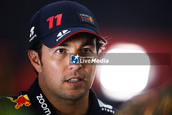 2023-09-14 - PEREZ Sergio (mex), Red Bull Racing RB19, portrait during the 2023 Formula 1 Singapore Airlines Singapore Grand Prix, 15th round of the 2023 Formula One World Championship from September 15 to 17, 2023 on the Marina Bay Street Circuit, in Singapore - F1 - SINGAPORE GRAND PRIX 2023 - FORMULA 1 - MOTORS