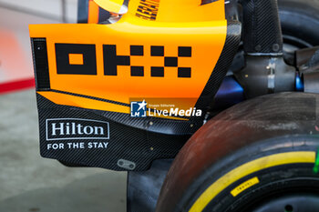 2023-09-15 - McLaren F1 Team MCL60, mechanical detail of rear wing during the 2023 Formula 1 Singapore Airlines Singapore Grand Prix, 15th round of the 2023 Formula One World Championship from September 15 to 17, 2023 on the Marina Bay Street Circuit, in Singapore - F1 - SINGAPORE GRAND PRIX 2023 - FORMULA 1 - MOTORS
