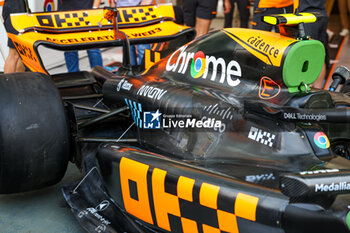2023-09-15 - McLaren F1 Team MCL60, mechanical detail of rear wing and engine cover and side pods during the 2023 Formula 1 Singapore Airlines Singapore Grand Prix, 15th round of the 2023 Formula One World Championship from September 15 to 17, 2023 on the Marina Bay Street Circuit, in Singapore - F1 - SINGAPORE GRAND PRIX 2023 - FORMULA 1 - MOTORS