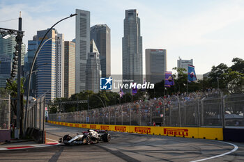 2023-09-15 - 40 LAWSON Liam (nzl), Scuderia AlphaTauri AT04, action during the 2023 Formula 1 Singapore Airlines Singapore Grand Prix, 15th round of the 2023 Formula One World Championship from September 15 to 17, 2023 on the Marina Bay Street Circuit, in Singapore - F1 - SINGAPORE GRAND PRIX 2023 - FORMULA 1 - MOTORS