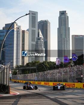 2023-09-15 - 23 ALBON Alexander (tha), Williams Racing FW45, 02 SARGEANT Logan (usa), Williams Racing FW45, action during the 2023 Formula 1 Singapore Airlines Singapore Grand Prix, 15th round of the 2023 Formula One World Championship from September 15 to 17, 2023 on the Marina Bay Street Circuit, in Singapore - F1 - SINGAPORE GRAND PRIX 2023 - FORMULA 1 - MOTORS