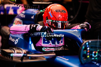 2023-09-15 - OCON Esteban (fra), Alpine F1 Team A523, portrait during the 2023 Formula 1 Singapore Airlines Singapore Grand Prix, 15th round of the 2023 Formula One World Championship from September 15 to 17, 2023 on the Marina Bay Street Circuit, in Singapore - F1 - SINGAPORE GRAND PRIX 2023 - FORMULA 1 - MOTORS