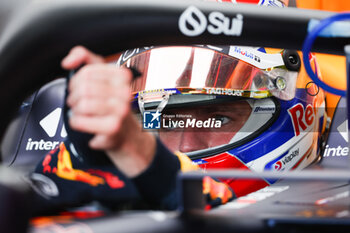 2023-09-15 - VERSTAPPEN Max (ned), Red Bull Racing RB19, portrait during the 2023 Formula 1 Singapore Airlines Singapore Grand Prix, 15th round of the 2023 Formula One World Championship from September 15 to 17, 2023 on the Marina Bay Street Circuit, in Singapore - F1 - SINGAPORE GRAND PRIX 2023 - FORMULA 1 - MOTORS