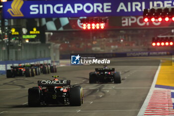 2023-09-15 - 11 PEREZ Sergio (mex), Red Bull Racing RB19, action during the 2023 Formula 1 Singapore Airlines Singapore Grand Prix, 15th round of the 2023 Formula One World Championship from September 15 to 17, 2023 on the Marina Bay Street Circuit, in Singapore - F1 - SINGAPORE GRAND PRIX 2023 - FORMULA 1 - MOTORS