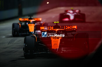 2023-09-15 - 04 NORRIS Lando (gbr), McLaren F1 Team MCL60, action during the 2023 Formula 1 Singapore Airlines Singapore Grand Prix, 15th round of the 2023 Formula One World Championship from September 15 to 17, 2023 on the Marina Bay Street Circuit, in Singapore - F1 - SINGAPORE GRAND PRIX 2023 - FORMULA 1 - MOTORS