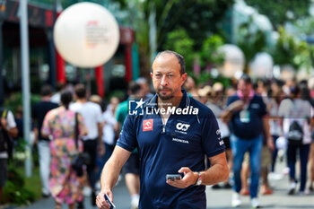 2023-09-16 - BAYER Peter, CEO of AlphaTauri, portrait during the 2023 Formula 1 Singapore Airlines Singapore Grand Prix, 15th round of the 2023 Formula One World Championship from September 15 to 17, 2023 on the Marina Bay Street Circuit, in Singapore - F1 - SINGAPORE GRAND PRIX 2023 - FORMULA 1 - MOTORS