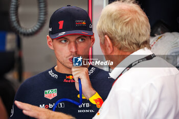2023-09-16 - VERSTAPPEN Max (ned), Red Bull Racing RB19, MARKO Helmut (aut), Drivers’ Manager of Red Bull Racing, portrait during the 2023 Formula 1 Singapore Airlines Singapore Grand Prix, 15th round of the 2023 Formula One World Championship from September 15 to 17, 2023 on the Marina Bay Street Circuit, in Singapore - F1 - SINGAPORE GRAND PRIX 2023 - FORMULA 1 - MOTORS