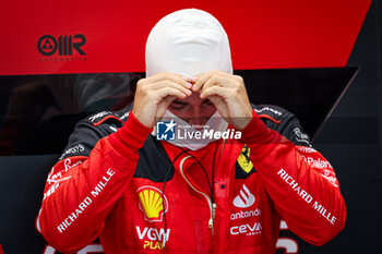 2023-09-16 - LECLERC Charles (mco), Scuderia Ferrari SF-23, portrait during the 2023 Formula 1 Singapore Airlines Singapore Grand Prix, 15th round of the 2023 Formula One World Championship from September 15 to 17, 2023 on the Marina Bay Street Circuit, in Singapore - F1 - SINGAPORE GRAND PRIX 2023 - FORMULA 1 - MOTORS