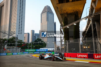 2023-09-16 - 02 SARGEANT Logan (usa), Williams Racing FW45, action during the 2023 Formula 1 Singapore Airlines Singapore Grand Prix, 15th round of the 2023 Formula One World Championship from September 15 to 17, 2023 on the Marina Bay Street Circuit, in Singapore - F1 - SINGAPORE GRAND PRIX 2023 - FORMULA 1 - MOTORS