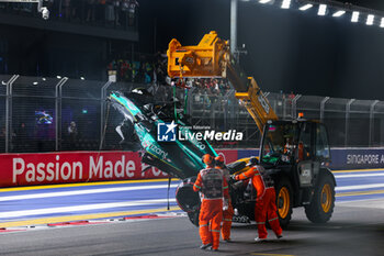 2023-09-16 - 18 STROLL Lance (can), Aston Martin F1 Team AMR23, action crash, accident, during the 2023 Formula 1 Singapore Airlines Singapore Grand Prix, 15th round of the 2023 Formula One World Championship from September 15 to 17, 2023 on the Marina Bay Street Circuit, in Singapore - F1 - SINGAPORE GRAND PRIX 2023 - FORMULA 1 - MOTORS