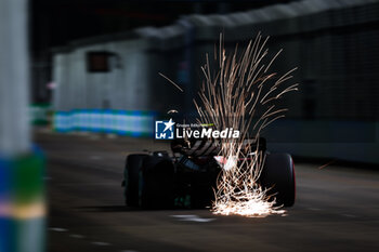2023-09-16 - 27 HULKENBERG Nico (ger), Haas F1 Team VF-23 Ferrari, action during the 2023 Formula 1 Singapore Airlines Singapore Grand Prix, 15th round of the 2023 Formula One World Championship from September 15 to 17, 2023 on the Marina Bay Street Circuit, in Singapore - F1 - SINGAPORE GRAND PRIX 2023 - FORMULA 1 - MOTORS