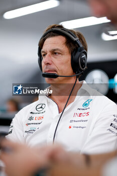 2023-09-16 - WOLFF Toto (aut), Team Principal & CEO of Mercedes AMG F1 Team, portrait during the 2023 Formula 1 Singapore Airlines Singapore Grand Prix, 15th round of the 2023 Formula One World Championship from September 15 to 17, 2023 on the Marina Bay Street Circuit, in Singapore - F1 - SINGAPORE GRAND PRIX 2023 - FORMULA 1 - MOTORS