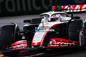 2023-09-16 - 20 MAGNUSSEN Kevin (den), Haas F1 Team VF-23 Ferrari, action during the 2023 Formula 1 Singapore Airlines Singapore Grand Prix, 15th round of the 2023 Formula One World Championship from September 15 to 17, 2023 on the Marina Bay Street Circuit, in Singapore - F1 - SINGAPORE GRAND PRIX 2023 - FORMULA 1 - MOTORS