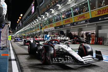 2023-09-16 - 22 TSUNODA Yuki (jap), Scuderia AlphaTauri AT04, action during the 2023 Formula 1 Singapore Airlines Singapore Grand Prix, 15th round of the 2023 Formula One World Championship from September 15 to 17, 2023 on the Marina Bay Street Circuit, in Singapore - F1 - SINGAPORE GRAND PRIX 2023 - FORMULA 1 - MOTORS