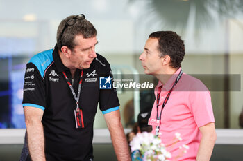 2023-09-17 - FAMIN Bruno (fra), Team Principal of Alpine F1 Team, TODT Nicolas (fra), Allroad Manager, portrait during the 2023 Formula 1 Singapore Airlines Singapore Grand Prix, 15th round of the 2023 Formula One World Championship from September 15 to 17, 2023 on the Marina Bay Street Circuit, in Singapore - F1 - SINGAPORE GRAND PRIX 2023 - RACE - FORMULA 1 - MOTORS
