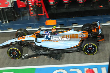 2023-09-17 - 02 SARGEANT Logan (usa), Williams Racing FW45, action crash, accident, during the 2023 Formula 1 Singapore Airlines Singapore Grand Prix, 15th round of the 2023 Formula One World Championship from September 15 to 17, 2023 on the Marina Bay Street Circuit, in Singapore - F1 - SINGAPORE GRAND PRIX 2023 - RACE - FORMULA 1 - MOTORS