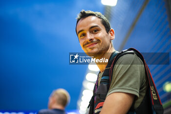 2023-09-17 - Famous photographer Antonin Vincent during the 2023 Formula 1 Singapore Airlines Singapore Grand Prix, 15th round of the 2023 Formula One World Championship from September 15 to 17, 2023 on the Marina Bay Street Circuit, in Singapore - F1 - SINGAPORE GRAND PRIX 2023 - RACE - FORMULA 1 - MOTORS