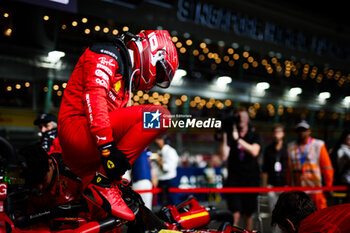 2023-09-17 - 16 LECLERC Charles (mco), Scuderia Ferrari SF-23, during the 2023 Formula 1 Singapore Airlines Singapore Grand Prix, 15th round of the 2023 Formula One World Championship from September 15 to 17, 2023 on the Marina Bay Street Circuit, in Singapore - F1 - SINGAPORE GRAND PRIX 2023 - RACE - FORMULA 1 - MOTORS