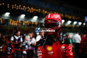 2023-09-17 - 16 LECLERC Charles (mco), Scuderia Ferrari SF-23, during the 2023 Formula 1 Singapore Airlines Singapore Grand Prix, 15th round of the 2023 Formula One World Championship from September 15 to 17, 2023 on the Marina Bay Street Circuit, in Singapore - F1 - SINGAPORE GRAND PRIX 2023 - RACE - FORMULA 1 - MOTORS