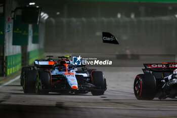 2023-09-17 - 23 ALBON Alexander (tha), Williams Racing FW45, action during the 2023 Formula 1 Singapore Airlines Singapore Grand Prix, 15th round of the 2023 Formula One World Championship from September 15 to 17, 2023 on the Marina Bay Street Circuit, in Singapore - F1 - SINGAPORE GRAND PRIX 2023 - RACE - FORMULA 1 - MOTORS