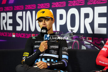 2023-09-17 - NORRIS Lando (gbr), McLaren F1 Team MCL60, portrait during the 2023 Formula 1 Singapore Airlines Singapore Grand Prix, 15th round of the 2023 Formula One World Championship from September 15 to 17, 2023 on the Marina Bay Street Circuit, in Singapore - F1 - SINGAPORE GRAND PRIX 2023 - RACE - FORMULA 1 - MOTORS