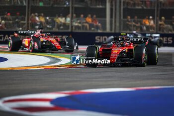 2023-09-17 - 55 SAINZ Carlos (spa), Scuderia Ferrari SF-23, action during the 2023 Formula 1 Singapore Airlines Singapore Grand Prix, 15th round of the 2023 Formula One World Championship from September 15 to 17, 2023 on the Marina Bay Street Circuit, in Singapore - F1 - SINGAPORE GRAND PRIX 2023 - RACE - FORMULA 1 - MOTORS
