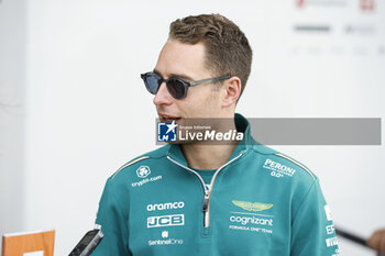2023-09-22 - VANDOORNE Stoffel (bel), Reserve Driver of Aston Martin F1 Team, portrait during the 2023 Formula 1 Lenovo Japanese Grand Prix, 16th round of the 2023 Formula One World Championship from September 22 to 24, 2023 on the Suzuka International Racing Course, in Suzuka - F1 - JAPANESE GRAND PRIX 2023 - FORMULA 1 - MOTORS