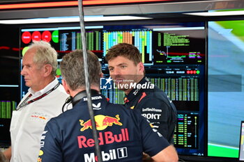 2023-09-22 - VERSTAPPEN Max (ned), Red Bull Racing RB19, portrait HORNER Christian (gbr), Team Principal of Red Bull Racing, portrait MARKO Helmut (aut), Drivers’ Manager of Red Bull Racing, portrait during the 2023 Formula 1 Lenovo Japanese Grand Prix, 16th round of the 2023 Formula One World Championship from September 22 to 24, 2023 on the Suzuka International Racing Course, in Suzuka - F1 - JAPANESE GRAND PRIX 2023 - FORMULA 1 - MOTORS