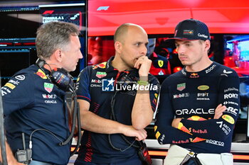 2023-09-23 - HORNER Christian (gbr), Team Principal of Red Bull Racing, portrait VERSTAPPEN Max (ned), Red Bull Racing RB19, portrait during the 2023 Formula 1 Lenovo Japanese Grand Prix, 16th round of the 2023 Formula One World Championship from September 22 to 24, 2023 on the Suzuka International Racing Course, in Suzuka - F1 - JAPANESE GRAND PRIX 2023 - FORMULA 1 - MOTORS