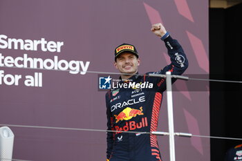 2023-09-24 - VERSTAPPEN Max (ned), Red Bull Racing RB19, portrait celebration Red Bull Racing constructor’s championship podium 2023 during the 2023 Formula 1 Lenovo Japanese Grand Prix, 16th round of the 2023 Formula One World Championship from September 22 to 24, 2023 on the Suzuka International Racing Course, in Suzuka - F1 - JAPANESE GRAND PRIX 2023 - RACE - FORMULA 1 - MOTORS
