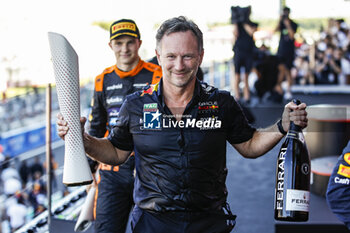 2023-09-24 - HORNER Christian (gbr), Team Principal of Red Bull Racing, portrait celebrates Red Bull Racing constructors' championships 2023 podium during the 2023 Formula 1 Lenovo Japanese Grand Prix, 16th round of the 2023 Formula One World Championship from September 22 to 24, 2023 on the Suzuka International Racing Course, in Suzuka - F1 - JAPANESE GRAND PRIX 2023 - RACE - FORMULA 1 - MOTORS