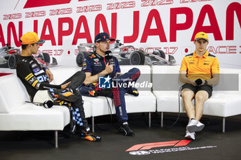 2023-09-24 - VERSTAPPEN Max (ned), Red Bull Racing RB19, portrait NORRIS Lando (gbr), McLaren F1 Team MCL60, portrait PIASTRI Oscar (aus), McLaren F1 Team MCL60, portrait press conference during the 2023 Formula 1 Lenovo Japanese Grand Prix, 16th round of the 2023 Formula One World Championship from September 22 to 24, 2023 on the Suzuka International Racing Course, in Suzuka - F1 - JAPANESE GRAND PRIX 2023 - RACE - FORMULA 1 - MOTORS