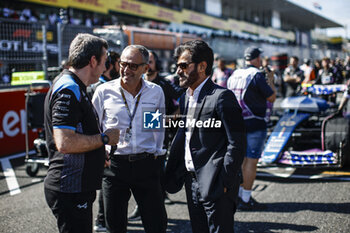 2023-09-24 - DOMENICALI Stefano (ita), Chairman and CEO Formula One Group FOG, portrait BEN SULAYEM Mohammed (uae), President of the FIA, portrait FAMIN Bruno (fra), Team Principal of Alpine F1 Team, portrait during the 2023 Formula 1 Lenovo Japanese Grand Prix, 16th round of the 2023 Formula One World Championship from September 22 to 24, 2023 on the Suzuka International Racing Course, in Suzuka - F1 - JAPANESE GRAND PRIX 2023 - RACE - FORMULA 1 - MOTORS
