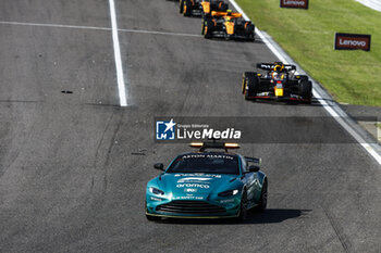 2023-09-24 - Aston Martin F1 Team, safety car, during the 2023 Formula 1 Lenovo Japanese Grand Prix, 16th round of the 2023 Formula One World Championship from September 22 to 24, 2023 on the Suzuka International Racing Course, in Suzuka - F1 - JAPANESE GRAND PRIX 2023 - RACE - FORMULA 1 - MOTORS