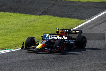 2023-09-24 - 11 PEREZ Sergio (mex), Red Bull Racing RB19, action during the 2023 Formula 1 Lenovo Japanese Grand Prix, 16th round of the 2023 Formula One World Championship from September 22 to 24, 2023 on the Suzuka International Racing Course, in Suzuka - F1 - JAPANESE GRAND PRIX 2023 - RACE - FORMULA 1 - MOTORS