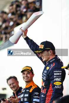 2023-09-24 - VERSTAPPEN Max (ned), Red Bull Racing RB19, portrait trophy podium during the 2023 Formula 1 Lenovo Japanese Grand Prix, 16th round of the 2023 Formula One World Championship from September 22 to 24, 2023 on the Suzuka International Racing Course, in Suzuka - F1 - JAPANESE GRAND PRIX 2023 - RACE - FORMULA 1 - MOTORS