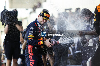 2023-09-24 - VERSTAPPEN Max (ned), Red Bull Racing RB19, portrait podium chamgapne Ferrari during the 2023 Formula 1 Lenovo Japanese Grand Prix, 16th round of the 2023 Formula One World Championship from September 22 to 24, 2023 on the Suzuka International Racing Course, in Suzuka - F1 - JAPANESE GRAND PRIX 2023 - RACE - FORMULA 1 - MOTORS