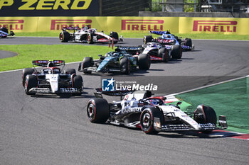2023-09-24 - 40 LAWSON Liam (nzl), Scuderia AlphaTauri AT04, action 22 TSUNODA Yuki (jap), Scuderia AlphaTauri AT04, action during the 2023 Formula 1 Lenovo Japanese Grand Prix, 16th round of the 2023 Formula One World Championship from September 22 to 24, 2023 on the Suzuka International Racing Course, in Suzuka - F1 - JAPANESE GRAND PRIX 2023 - RACE - FORMULA 1 - MOTORS
